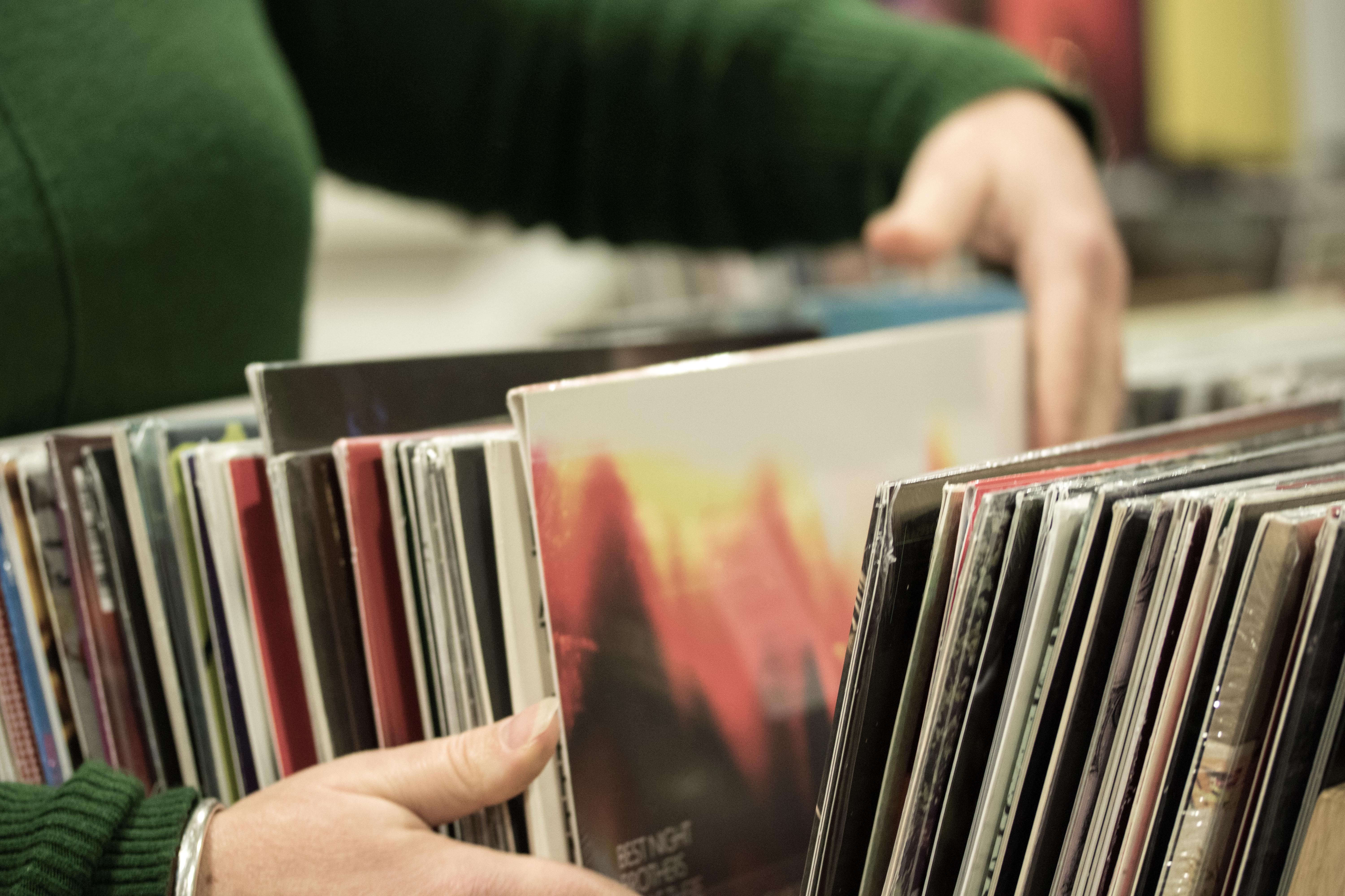 Vintage & Vinyl click2cycle